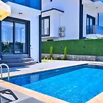 Ovacik 3 Bedroom With Private Pool Hot Tub Fethiye