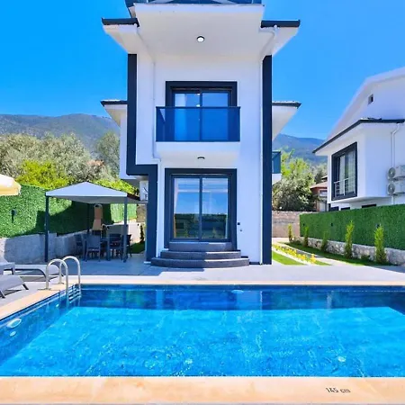 Ovacik 3 Bedroom With Private Pool Hot Tub فيلة