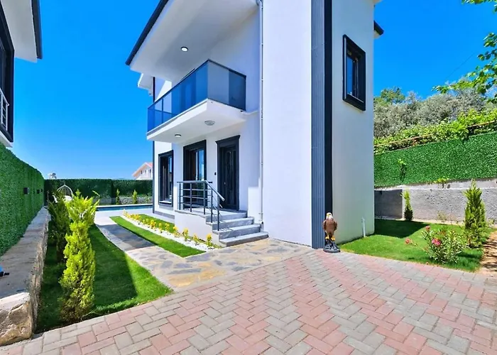 Ovacik 3 Bedroom With Private Pool Hot Tub וילה *