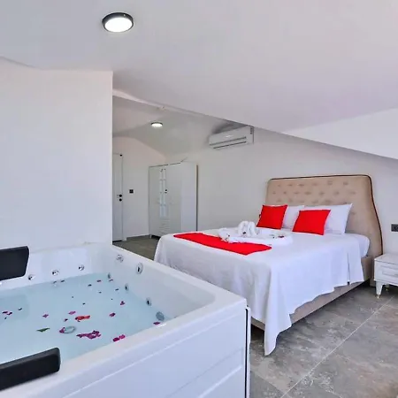Ovacik 3 Bedroom With Private Pool Hot Tub פאטהיה