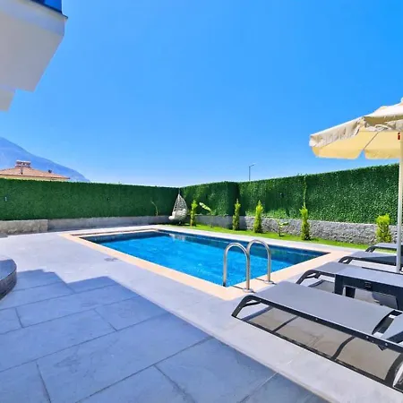 Ovacik 3 Bedroom With Private Pool Hot Tub וילה